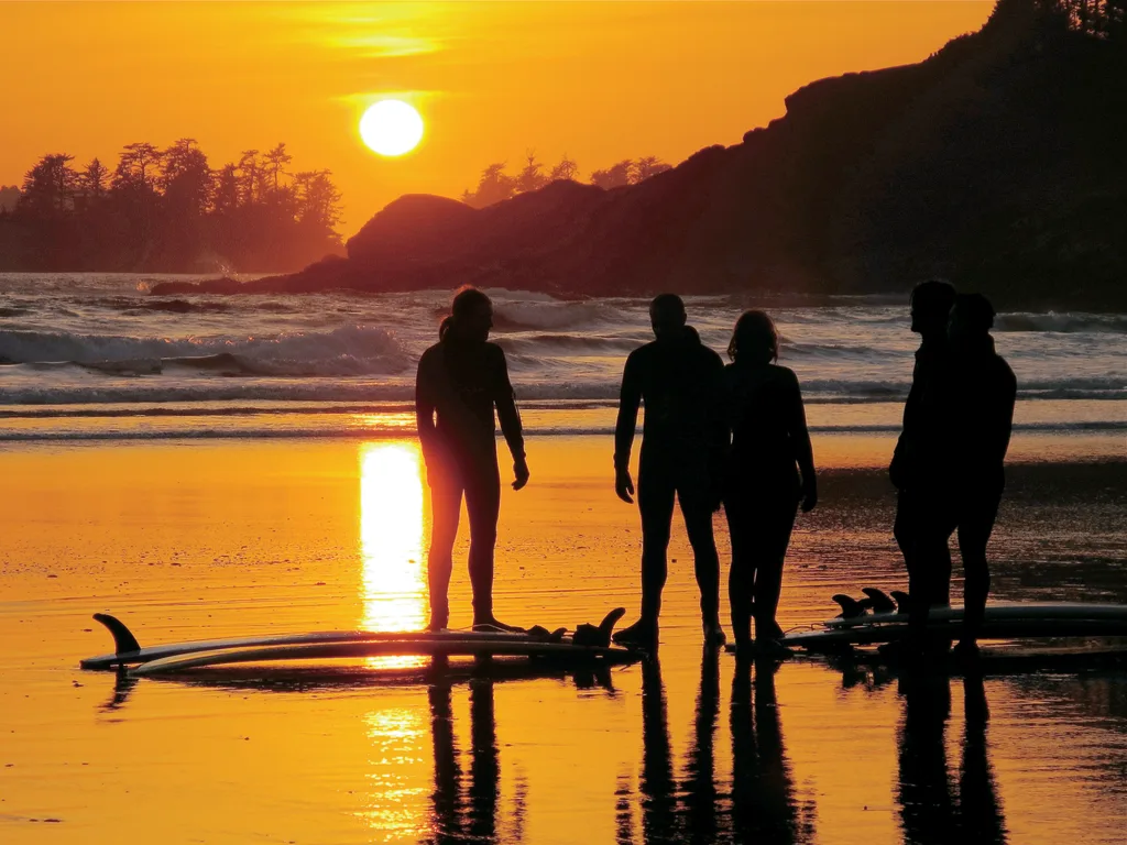 long-beach-lodge-Sunset-Surfers